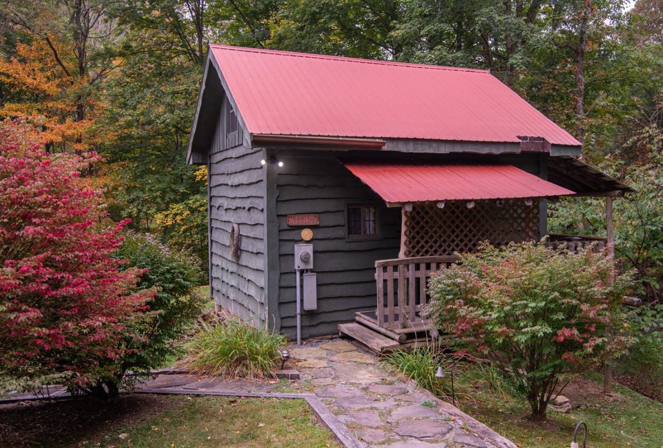 Moore House Inn & Cabins Marlinton エクステリア 写真
