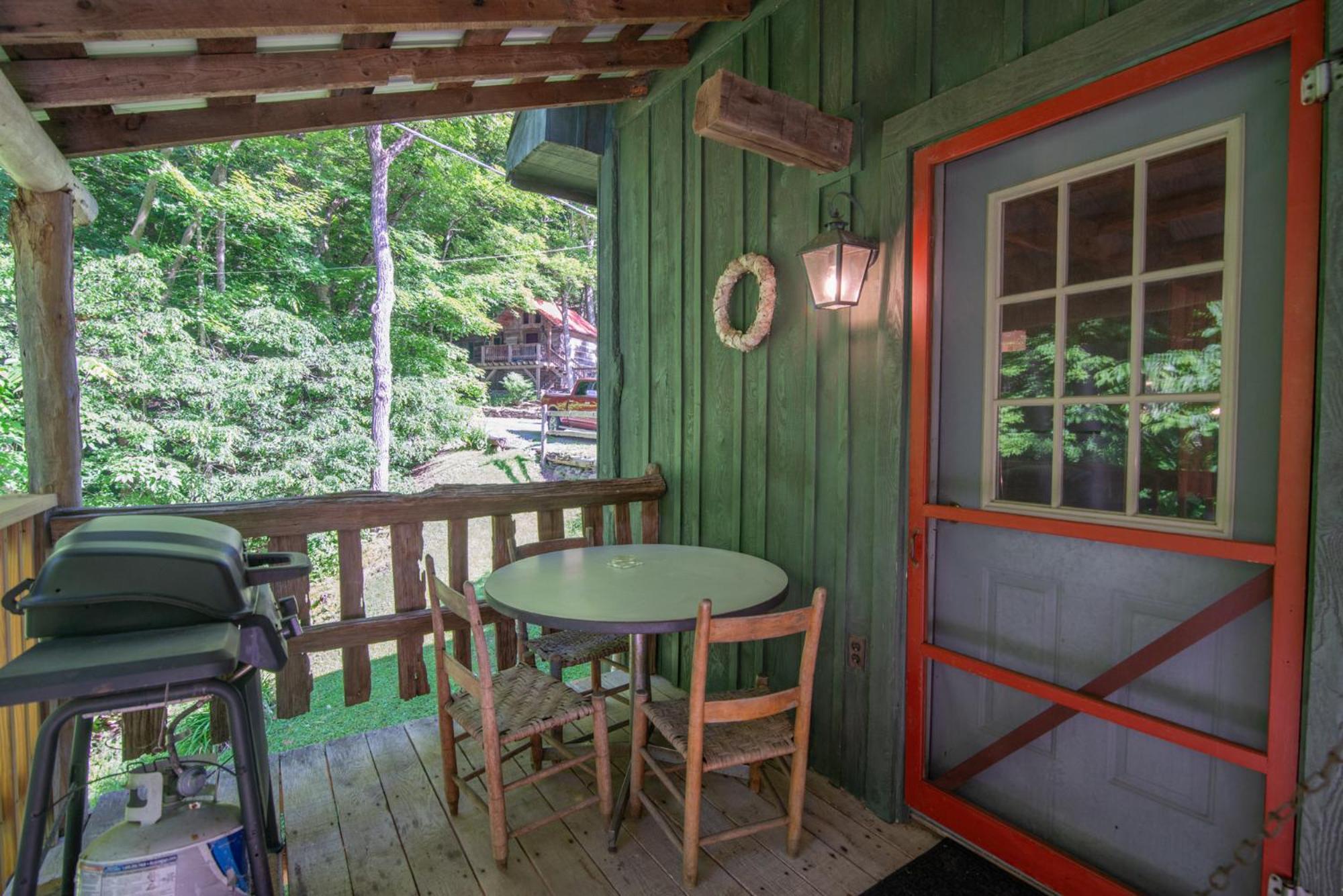 Moore House Inn & Cabins Marlinton 部屋 写真