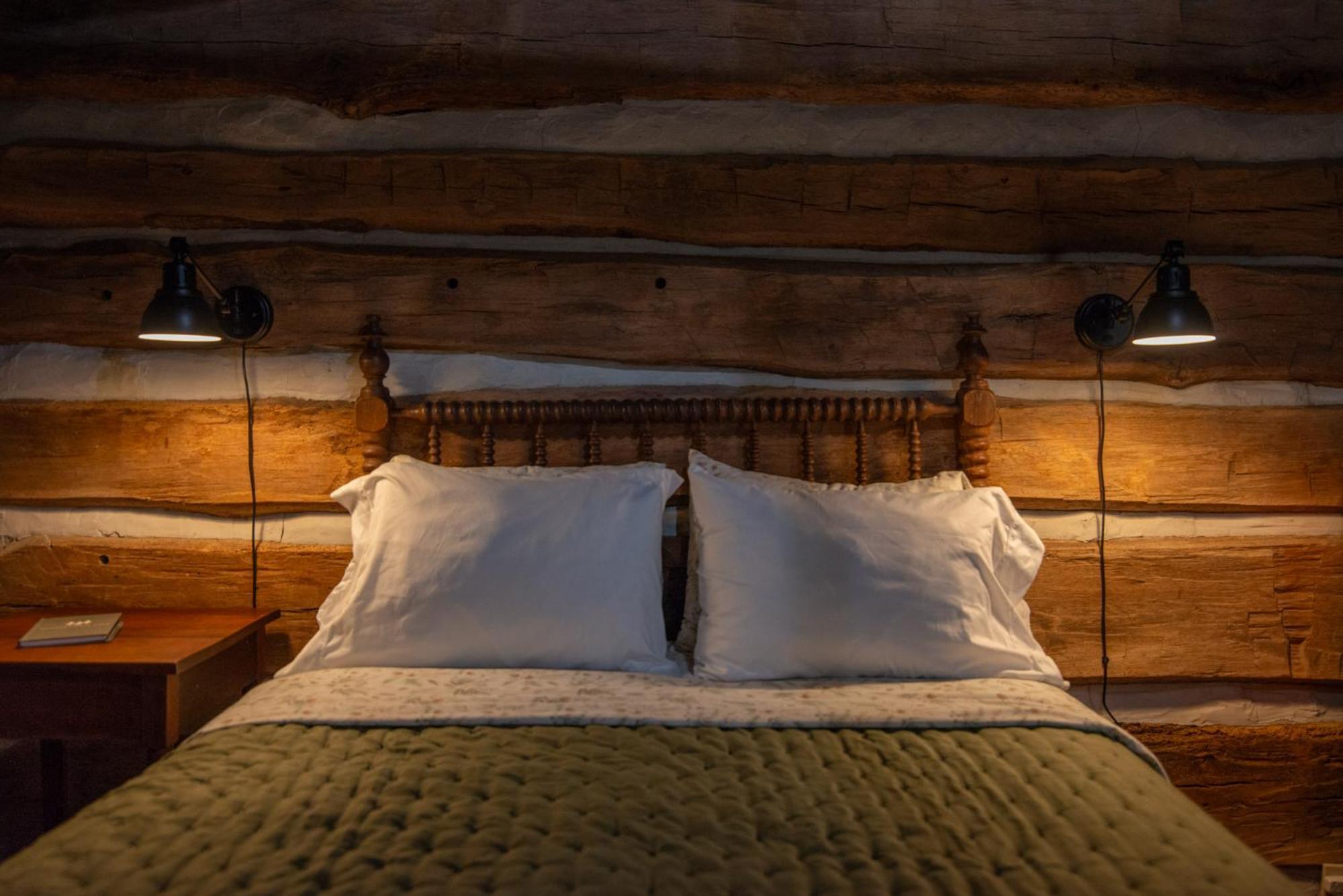 Moore House Inn & Cabins Marlinton 部屋 写真