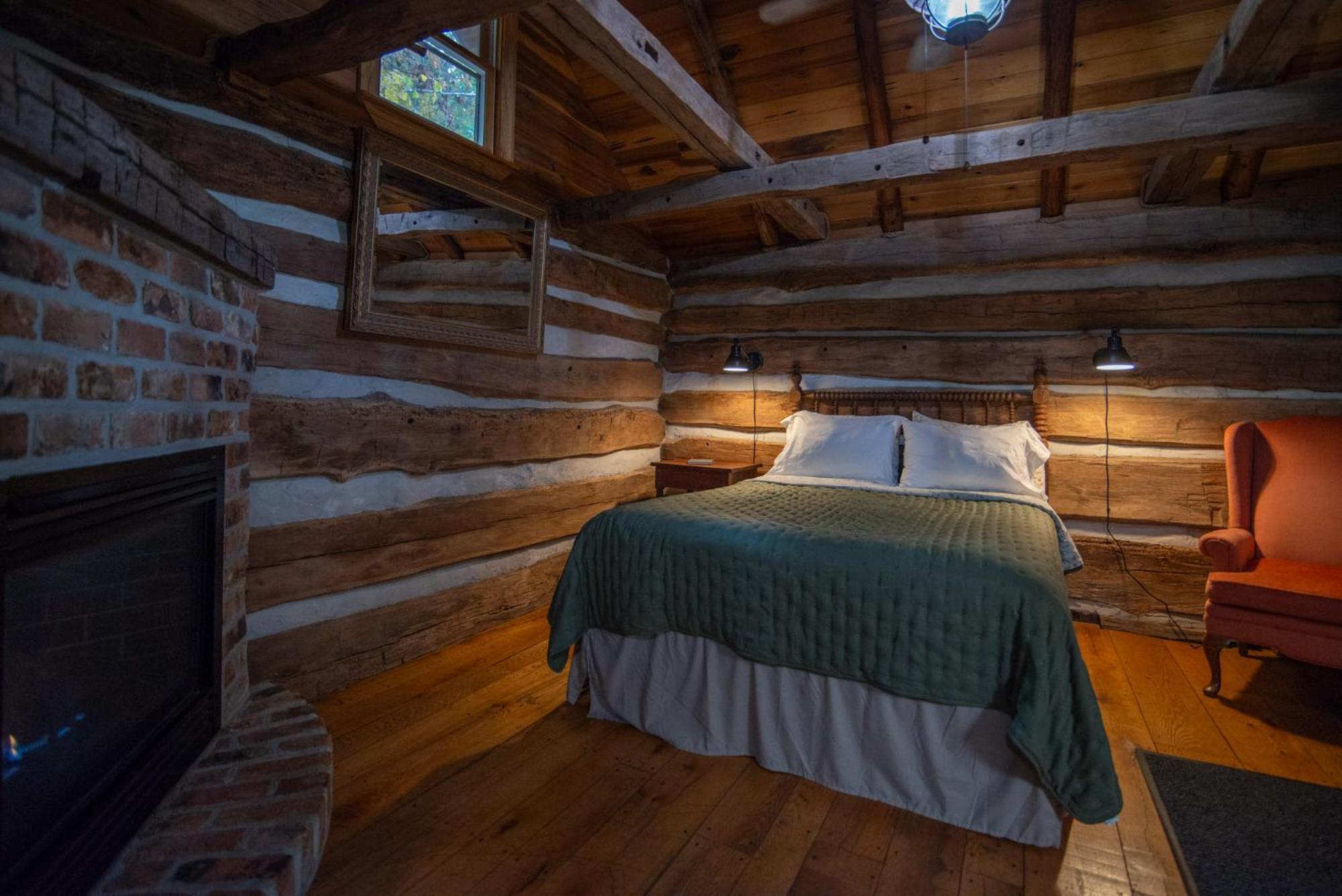 Moore House Inn & Cabins Marlinton エクステリア 写真