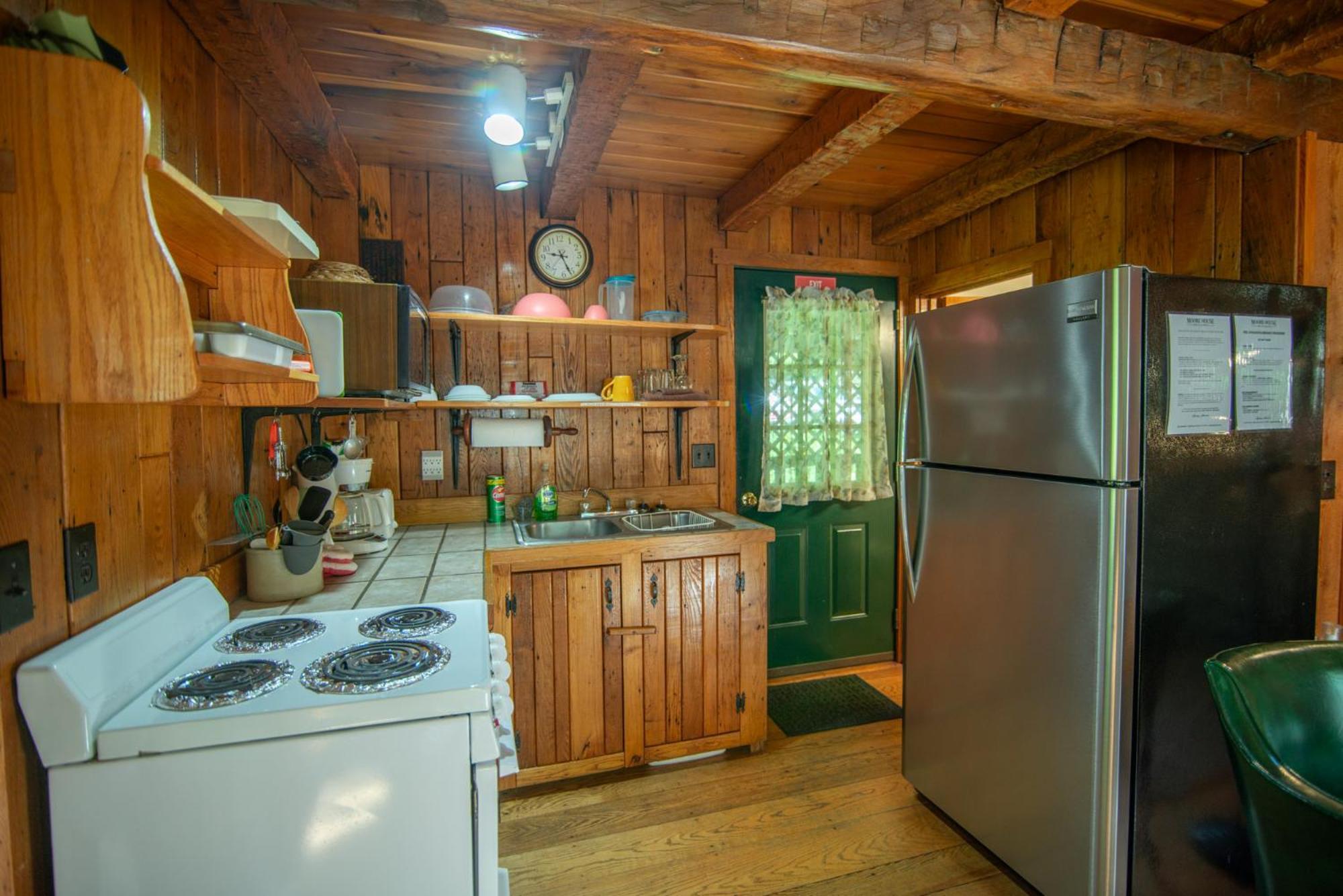 Moore House Inn & Cabins Marlinton エクステリア 写真