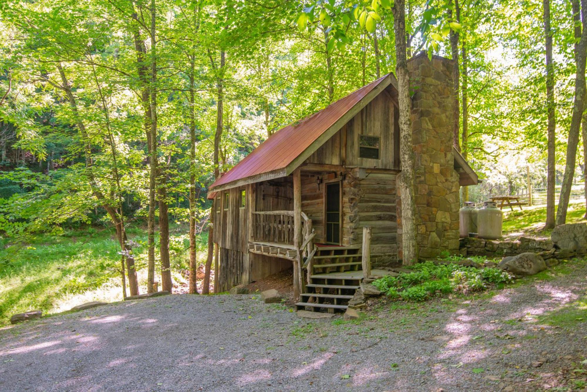 Moore House Inn & Cabins Marlinton エクステリア 写真