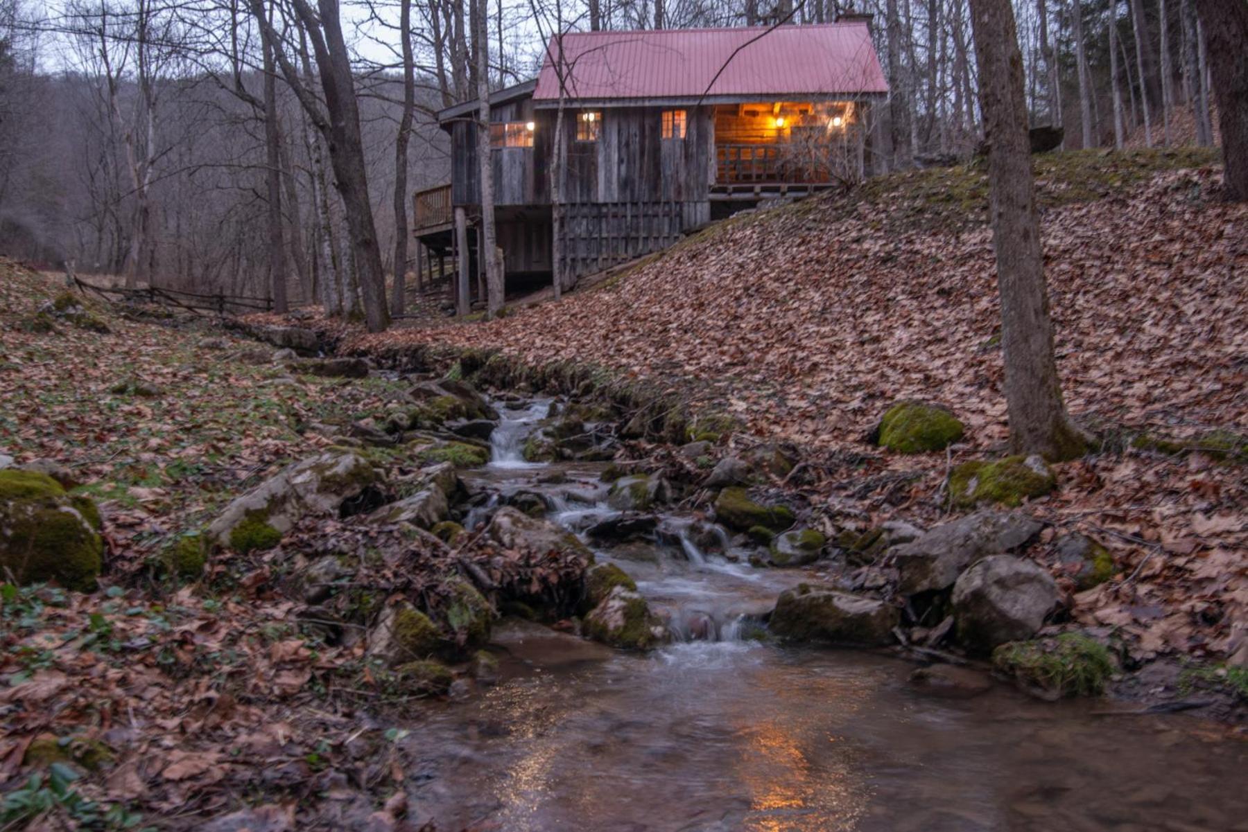 Moore House Inn & Cabins Marlinton エクステリア 写真