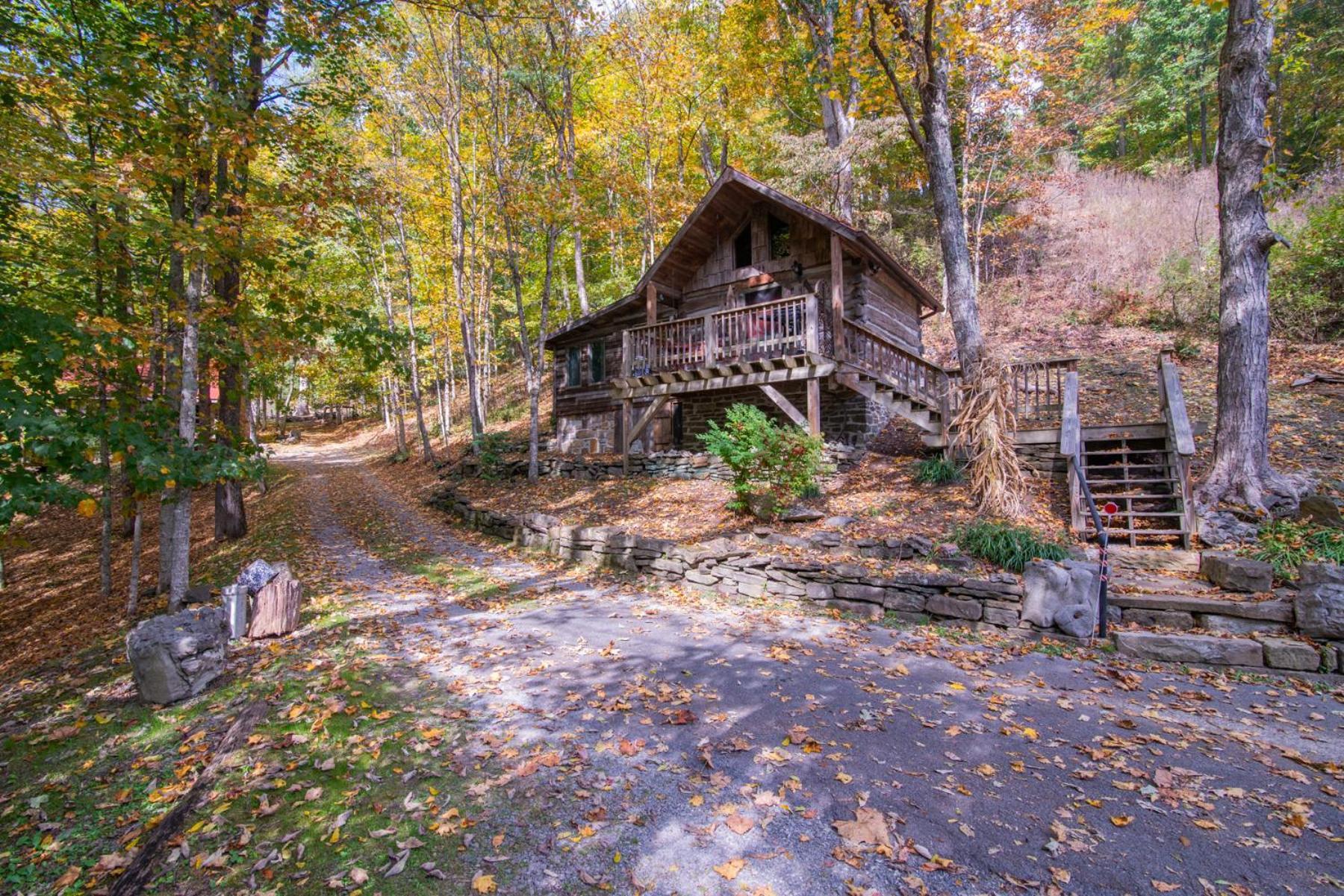 Moore House Inn & Cabins Marlinton エクステリア 写真