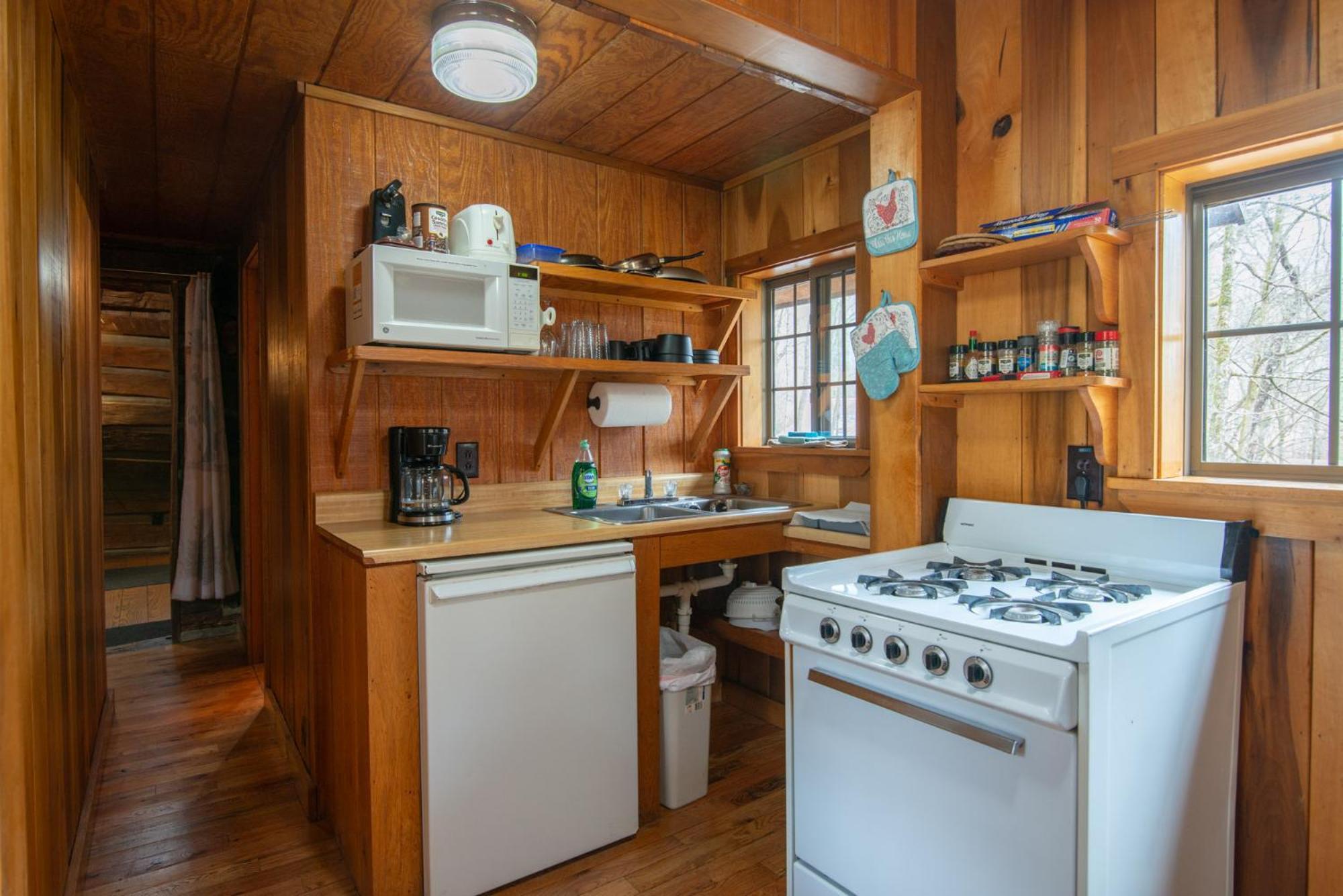 Moore House Inn & Cabins Marlinton エクステリア 写真
