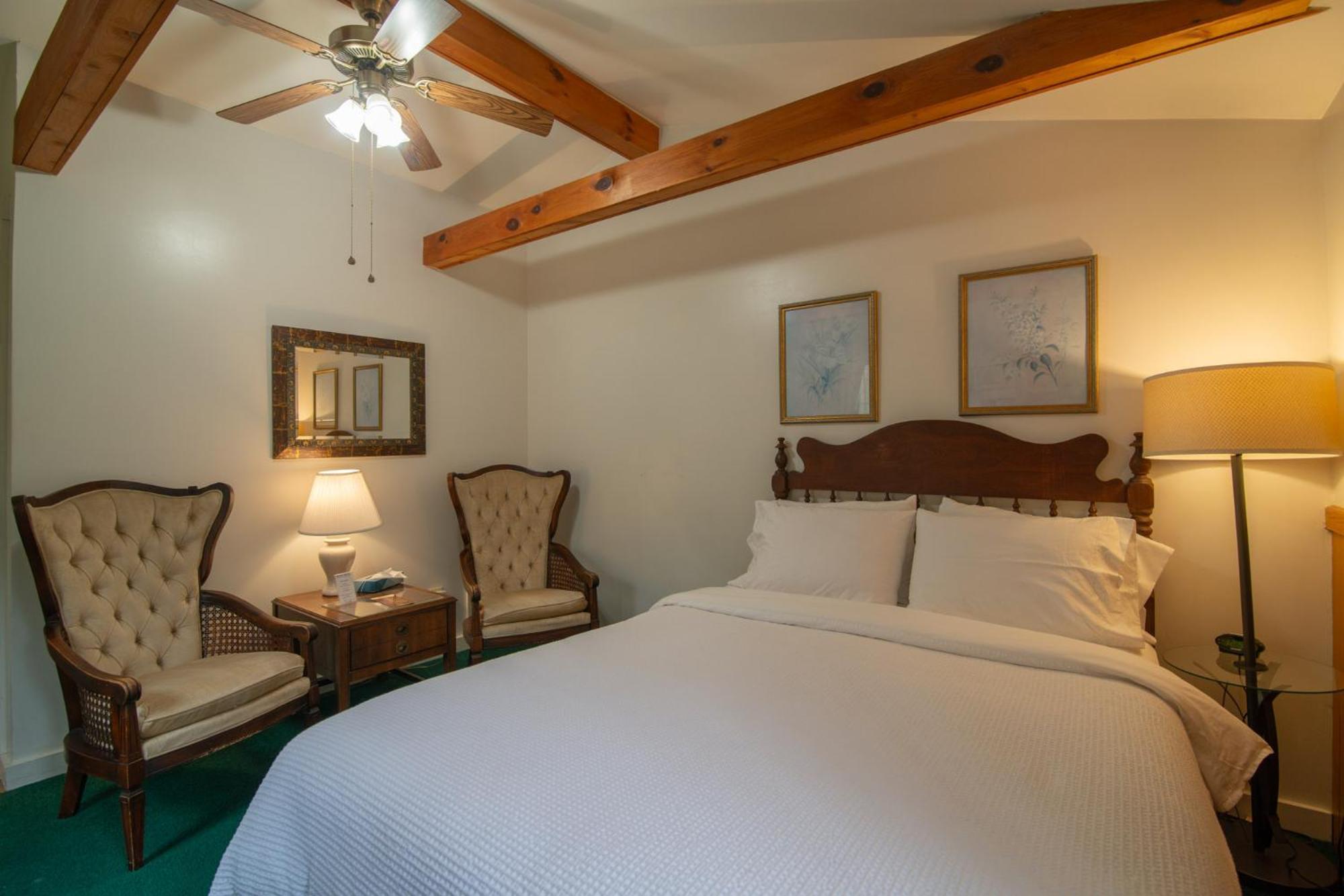 Moore House Inn & Cabins Marlinton エクステリア 写真