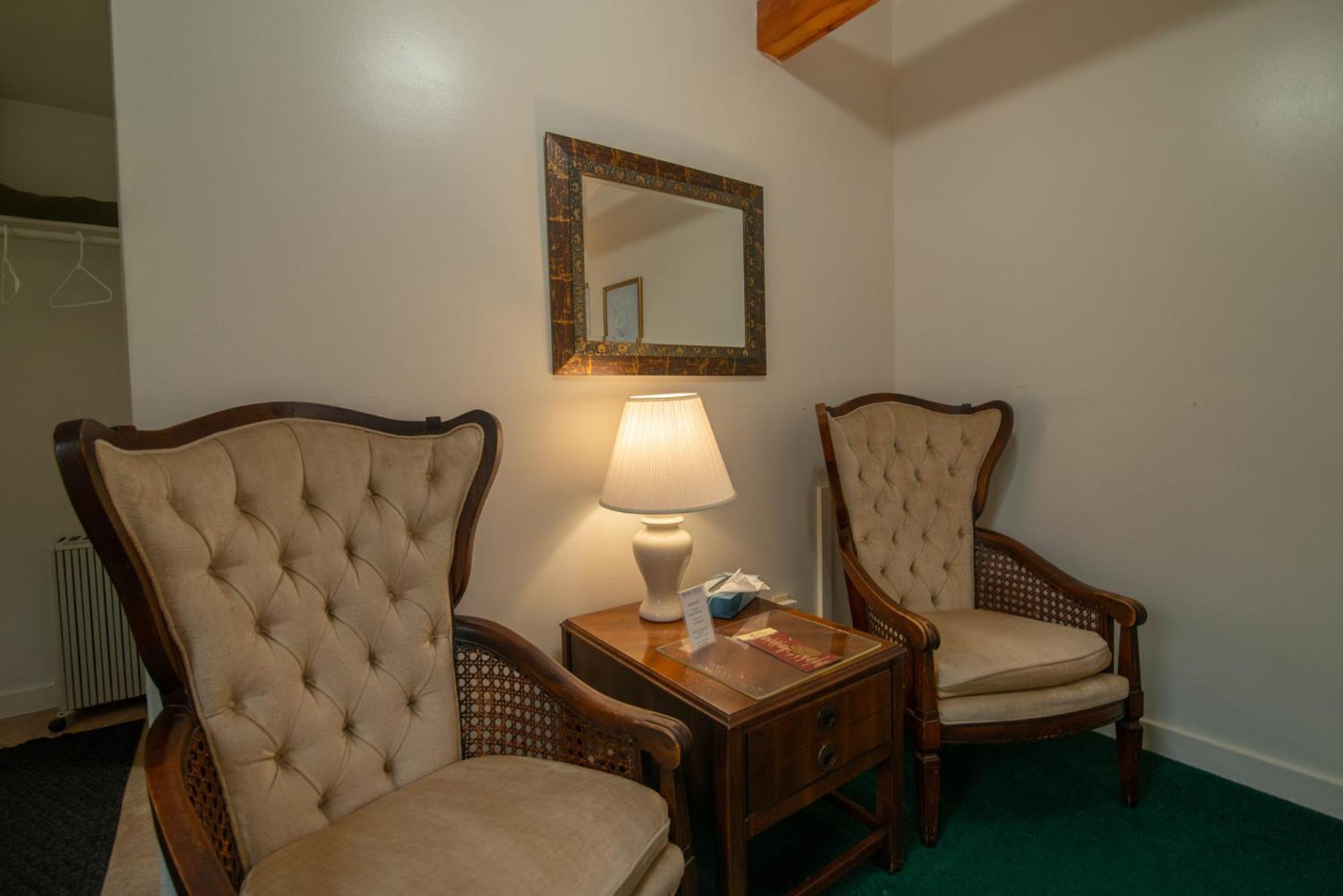 Moore House Inn & Cabins Marlinton 部屋 写真