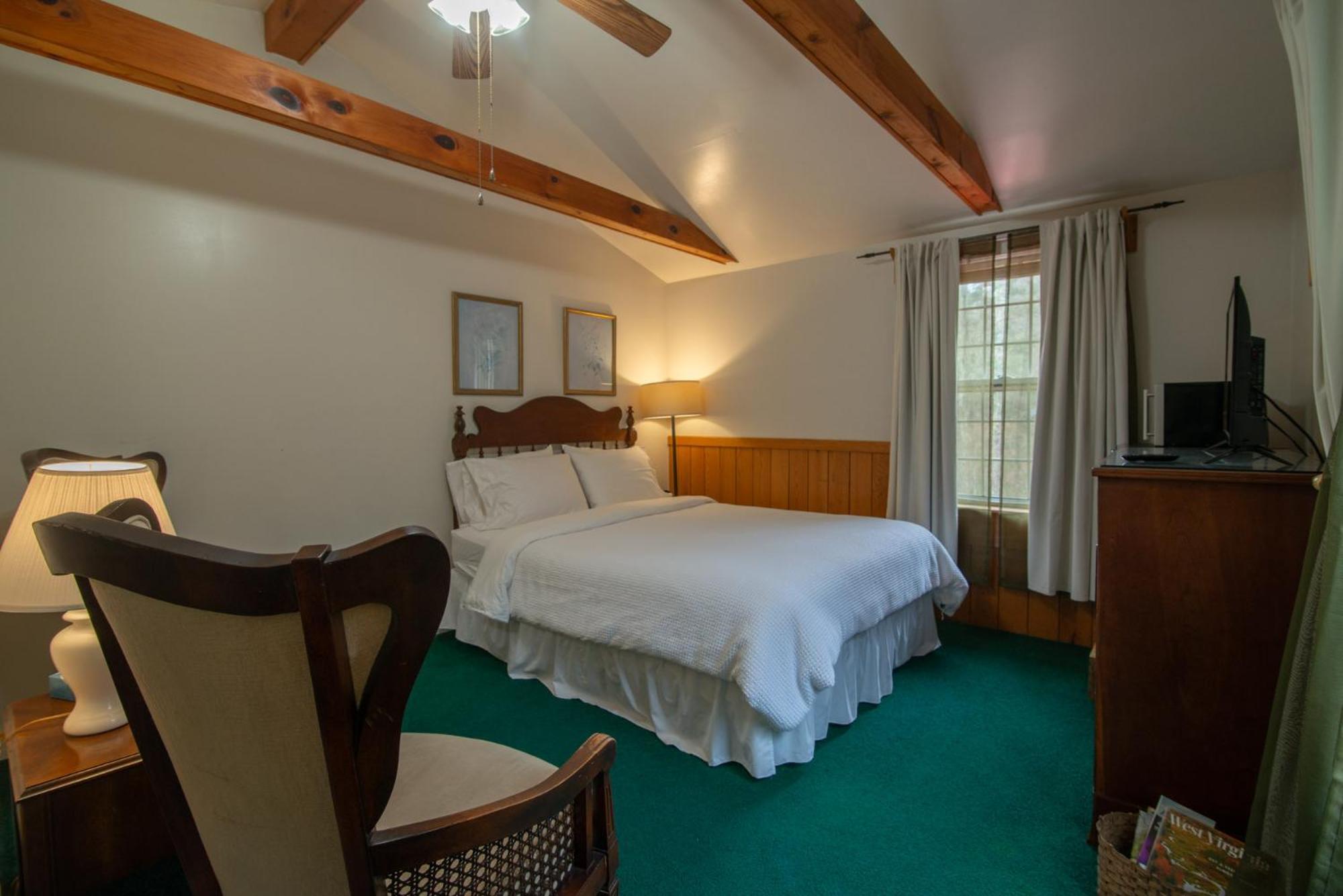 Moore House Inn & Cabins Marlinton 部屋 写真