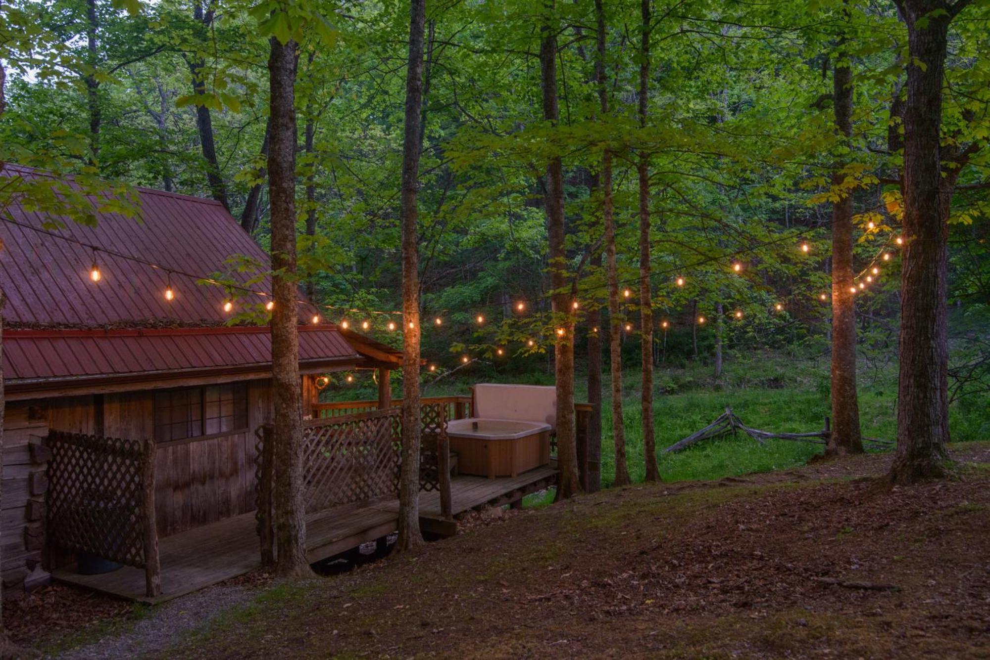 Moore House Inn & Cabins Marlinton エクステリア 写真